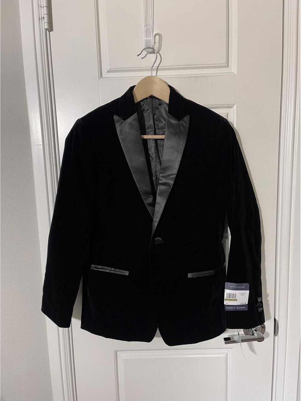 Tommy Hilfiger Boys Black Velvet Blazer Size 14 – Formal K106